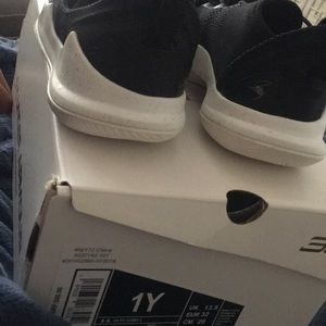 Brand new size 1 Curry 5’s. Never worn.